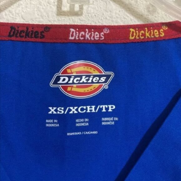 Lot of 7--NWOT DICKIES Men's Scrub Tops Size XS - Picture 5 of 6